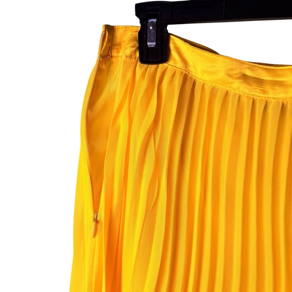Disney Princess Vibrant Yellow Pleated A-Line Skirt‎ Size Small